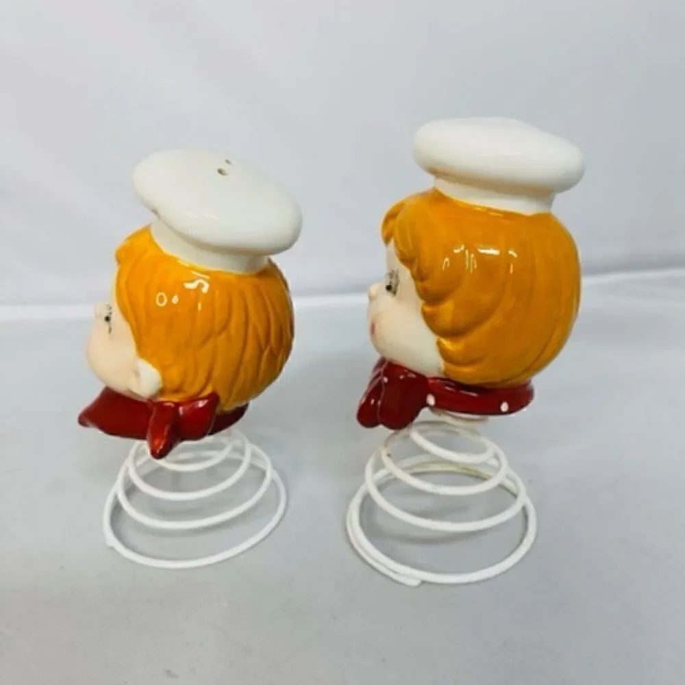 Campbell's Kids Moving Eyed Spring Base Ceramic Salt & Pepper Shaker Set Googly - Picture 2 of 5